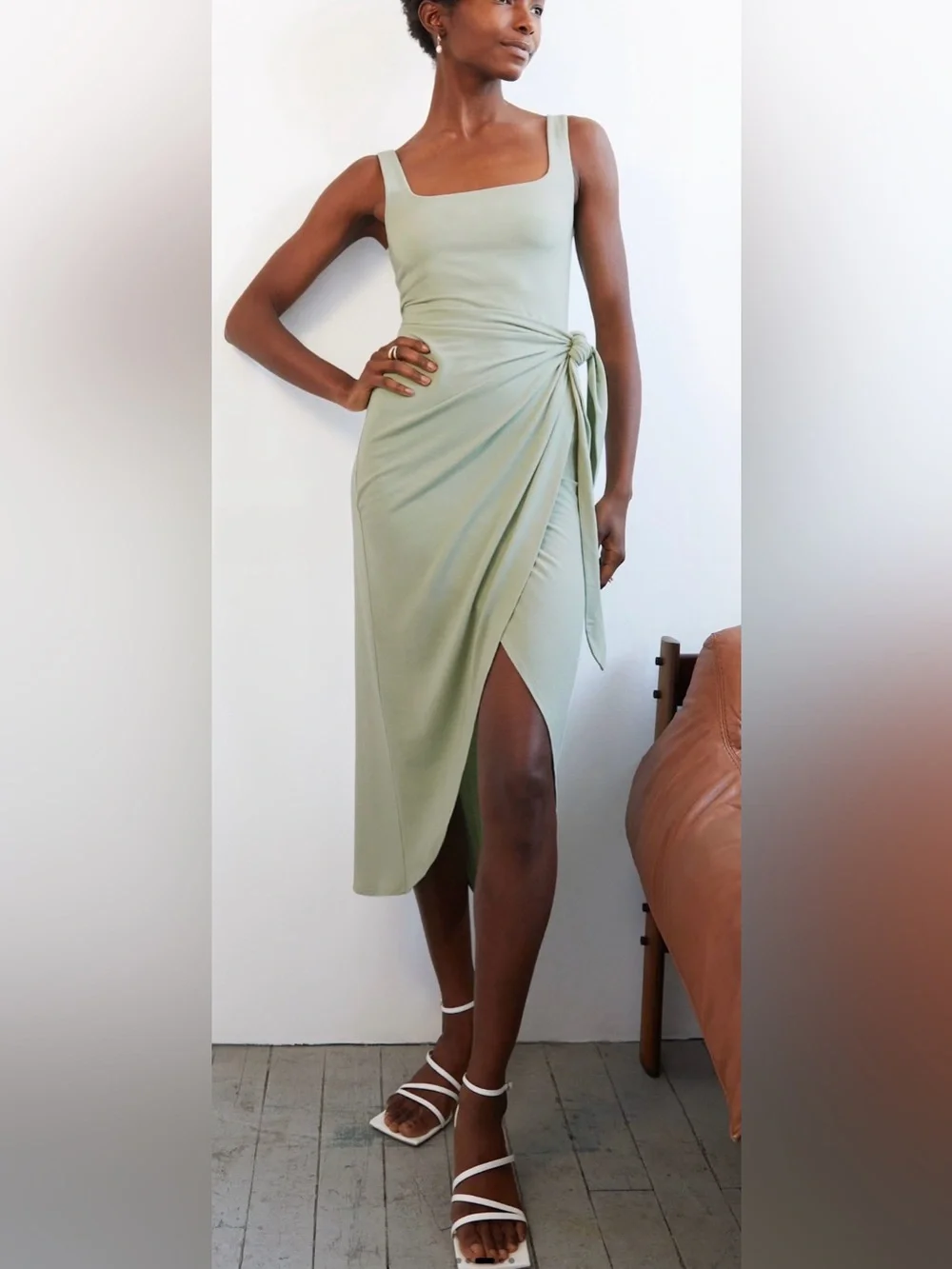 NWT Aritzia Wilfred Saturn Midi Dress Square Neck Wrap in Pastel Sage Green Sz M - Picture 3 of 12